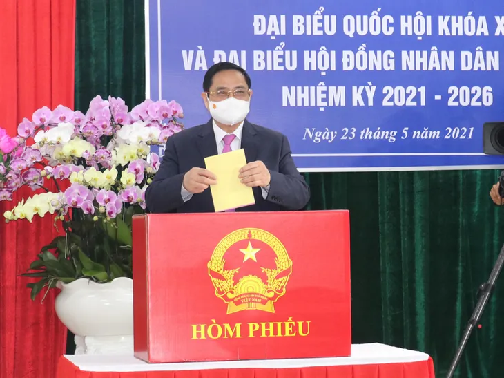 vna_potal_thu_tuong_pham_minh_chinh_tham_gia_bo_phieu_bau_cu_tai_can_tho_5456336-crop vna_potal_thu_tuong_pham_minh_chinh_tham_gia_bo_phieu_bau_cu_tai_can_tho_5456336-crop