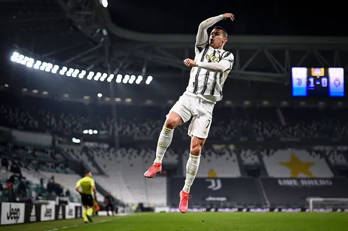 Lewandowski giành Chiếc giày vàng châu Âu đầu tiên trong sự nghiệp - Ảnh 2. Lewandowski giành Chiếc giày vàng châu Âu đầu tiên trong sự nghiệp - Ảnh 2.