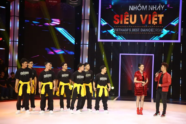 Nhóm nhảy siêu Việt mở mản ấn tượng - Ảnh 5. Nhóm nhảy siêu Việt mở mản ấn tượng - Ảnh 5.