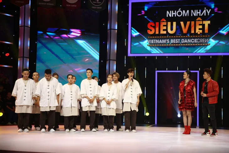 Nhóm nhảy siêu Việt mở mản ấn tượng - Ảnh 9. Nhóm nhảy siêu Việt mở mản ấn tượng - Ảnh 9.