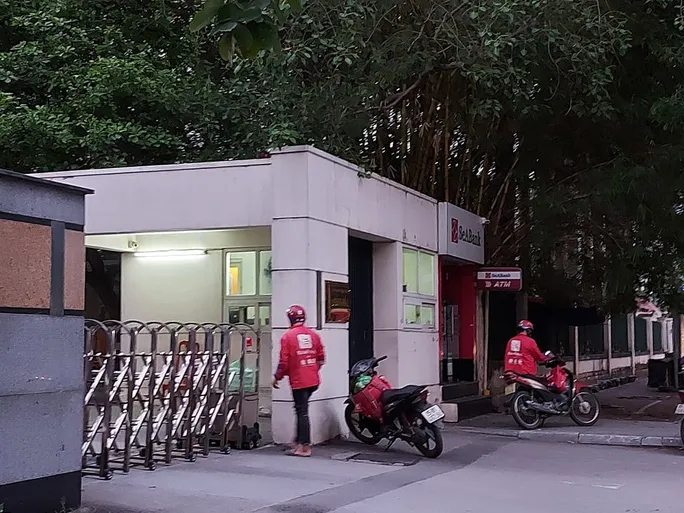 Phong tỏa tạm thời Bộ Tài nguyên - Môi trường do có ca nghi mắc COVID-19 - Ảnh 2. Phong tỏa tạm thời Bộ Tài nguyên - Môi trường do có ca nghi mắc COVID-19 - Ảnh 2.