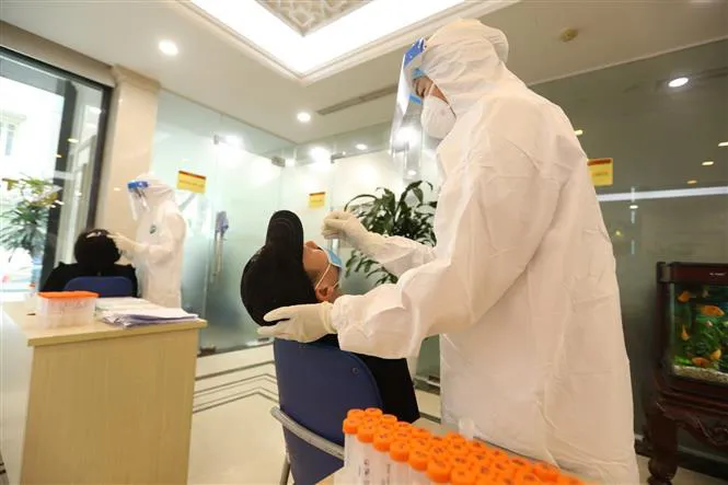 Thêm các trường hợp mắc COVID-19 mới ở Hà Nội liên quan đến chùm ca bệnh ở Times City - Ảnh 2. Thêm các trường hợp mắc COVID-19 mới ở Hà Nội liên quan đến chùm ca bệnh ở Times City - Ảnh 2.