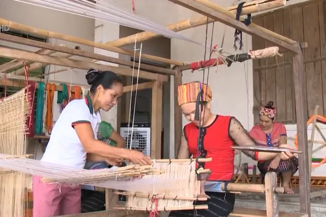 Giá trị cốt lõi của mô hình chủ nghĩa xã hội: Một xã hội trong đó sự phát triển thực sự vì con người - Ảnh 2. Giá trị cốt lõi của mô hình chủ nghĩa xã hội: Một xã hội trong đó sự phát triển thực sự vì con người - Ảnh 2.