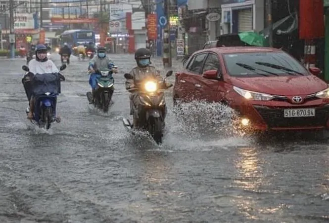Lưu ý di chuyển trong thời tiết mưa gió - Ảnh 2. Lưu ý di chuyển trong thời tiết mưa gió - Ảnh 2.