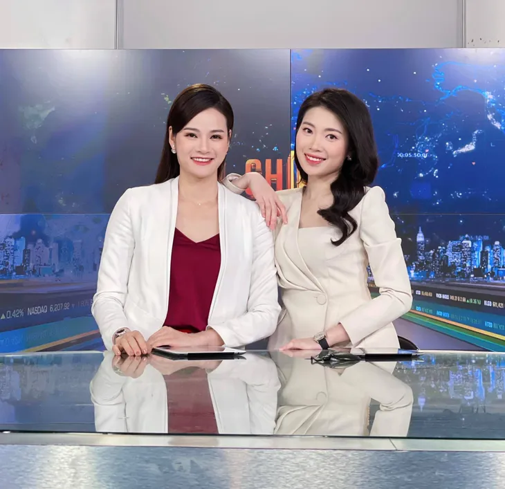 Hậu trường Bản tin Tài chính kinh doanh cực vui, cực nhộn từ dàn BTV - Ảnh 9. Hậu trường Bản tin Tài chính kinh doanh cực vui, cực nhộn từ dàn BTV - Ảnh 9.