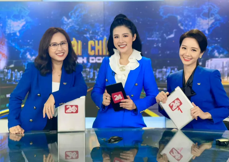 Hậu trường Bản tin Tài chính kinh doanh cực vui, cực nhộn từ dàn BTV - Ảnh 12. Hậu trường Bản tin Tài chính kinh doanh cực vui, cực nhộn từ dàn BTV - Ảnh 12.