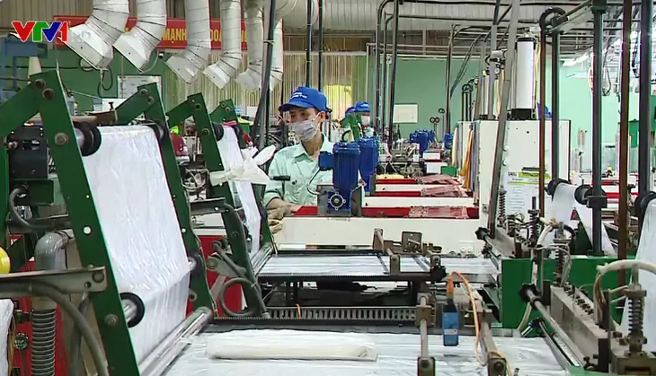 Doanh nghiệp nỗ lực vừa chống dịch, vừa duy trì sản xuất - Ảnh 2. Doanh nghiệp nỗ lực vừa chống dịch, vừa duy trì sản xuất - Ảnh 2.