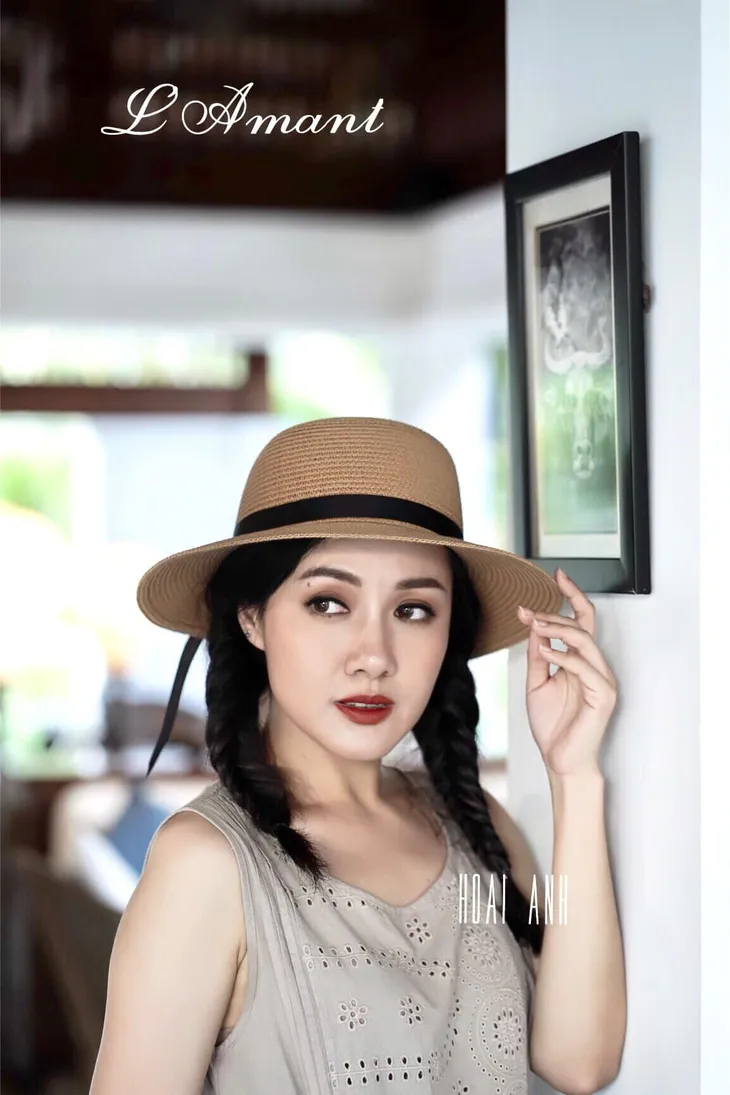 BTV Hoài Anh khiến khán giả khủng hoảng vì quá trẻ - Ảnh 5. BTV Hoài Anh khiến khán giả khủng hoảng vì quá trẻ - Ảnh 5.