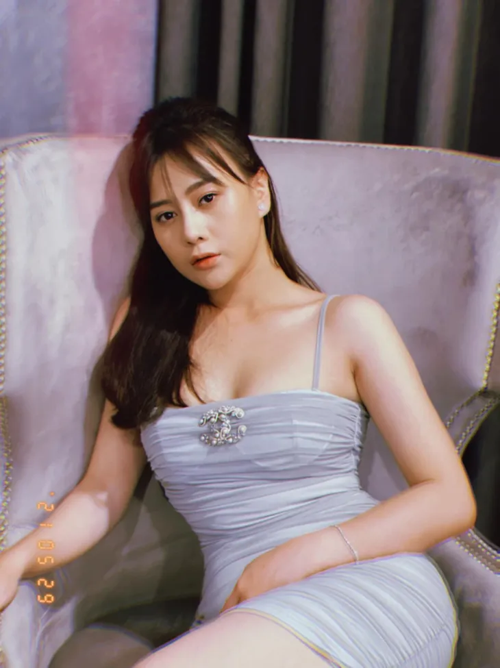Phương Oanh không nghĩ về ngôi nhà và những đứa trẻ - Ảnh 3. Phương Oanh không nghĩ về ngôi nhà và những đứa trẻ - Ảnh 3.