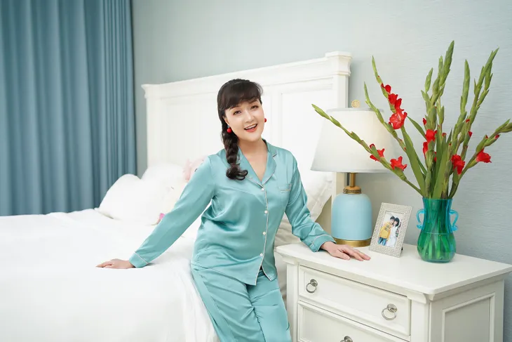 Dàn diễn viên Việt tuần qua: Hồng Diễm chỉ ở nhà, Phương Oanh tự nhủ bớt nghe bớt nói bớt nhìn - Ảnh 18. Dàn diễn viên Việt tuần qua: Hồng Diễm chỉ ở nhà, Phương Oanh tự nhủ bớt nghe bớt nói bớt nhìn - Ảnh 18.