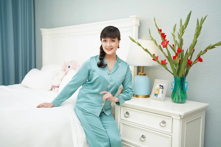 Dàn diễn viên Việt tuần qua: Hồng Diễm chỉ ở nhà, Phương Oanh tự nhủ bớt nghe bớt nói bớt nhìn - Ảnh 16. Dàn diễn viên Việt tuần qua: Hồng Diễm chỉ ở nhà, Phương Oanh tự nhủ bớt nghe bớt nói bớt nhìn - Ảnh 16.