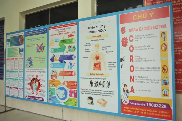 Người dân rục rịch trở về Hà Nội sau kì nghỉ lễ, nghiêm túc đeo khẩu trang - Ảnh 8. Người dân rục rịch trở về Hà Nội sau kì nghỉ lễ, nghiêm túc đeo khẩu trang - Ảnh 8.