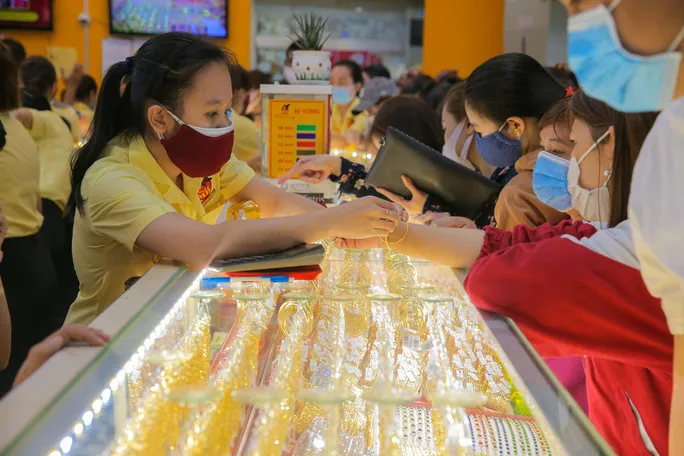 Lần đầu tiên trong lịch sử, không chuyên gia nào dự báo giá vàng tăng - Ảnh 1. Lần đầu tiên trong lịch sử, không chuyên gia nào dự báo giá vàng tăng - Ảnh 1.