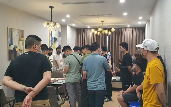 Vì sao 51 người Trung Quốc có thể nhập cảnh chui, thuê chung cư ở Hà Nội? - Ảnh 1. Vì sao 51 người Trung Quốc có thể nhập cảnh chui, thuê chung cư ở Hà Nội? - Ảnh 1.
