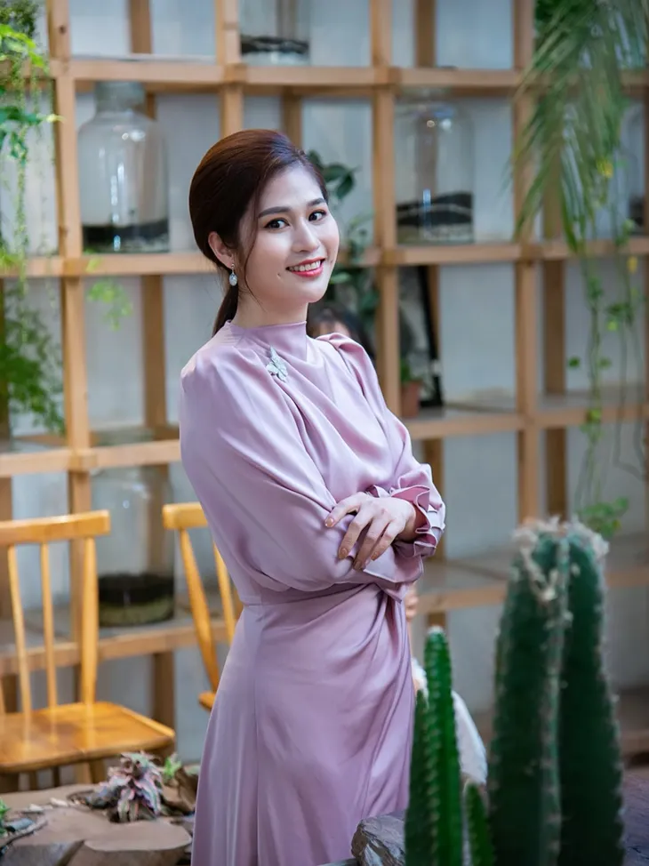 Dàn MC, BTV mê tóc dài: Thụy Vân biến hóa, Hoài Anh cuốn hút, Thu Hương lại than dày - Ảnh 40. Dàn MC, BTV mê tóc dài: Thụy Vân biến hóa, Hoài Anh cuốn hút, Thu Hương lại than dày - Ảnh 40.