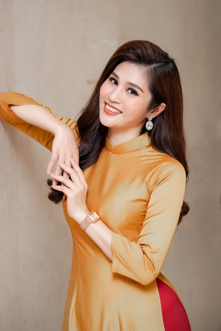 Dàn MC, BTV mê tóc dài: Thụy Vân biến hóa, Hoài Anh cuốn hút, Thu Hương lại than dày - Ảnh 38. Dàn MC, BTV mê tóc dài: Thụy Vân biến hóa, Hoài Anh cuốn hút, Thu Hương lại than dày - Ảnh 38.