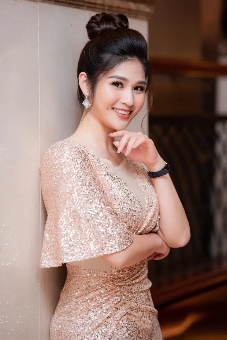 Dàn MC, BTV mê tóc dài: Thụy Vân biến hóa, Hoài Anh cuốn hút, Thu Hương lại than dày - Ảnh 39. Dàn MC, BTV mê tóc dài: Thụy Vân biến hóa, Hoài Anh cuốn hút, Thu Hương lại than dày - Ảnh 39.