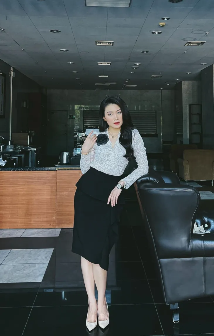 Dàn MC, BTV mê tóc dài: Thụy Vân biến hóa, Hoài Anh cuốn hút, Thu Hương lại than dày - Ảnh 30. Dàn MC, BTV mê tóc dài: Thụy Vân biến hóa, Hoài Anh cuốn hút, Thu Hương lại than dày - Ảnh 30.
