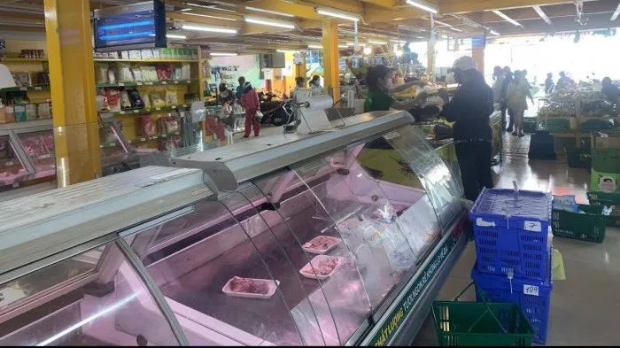Người dân TP Hồ Chí Minh chung tay, đồng lòng thực hiện giãn cách xã hội - Ảnh 5. Người dân TP Hồ Chí Minh chung tay, đồng lòng thực hiện giãn cách xã hội - Ảnh 5.