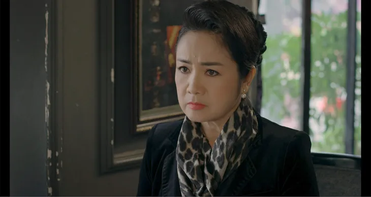 Hướng dương ngược nắng - Tập 61: Ngọc điên rồ tỏ tình với Trí rồi bị phũ, Phúc dằn mặt Hoàng thấy xứng đáng thì đến với Minh - Ảnh 8. Hướng dương ngược nắng - Tập 61: Ngọc điên rồ tỏ tình với Trí rồi bị phũ, Phúc dằn mặt Hoàng thấy xứng đáng thì đến với Minh - Ảnh 8.