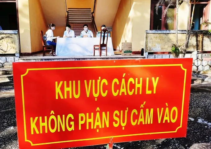 Vì sao tạm thời chưa kết thúc cách ly tập trung với người đủ điều kiện? - Ảnh 1. Vì sao tạm thời chưa kết thúc cách ly tập trung với người đủ điều kiện? - Ảnh 1.