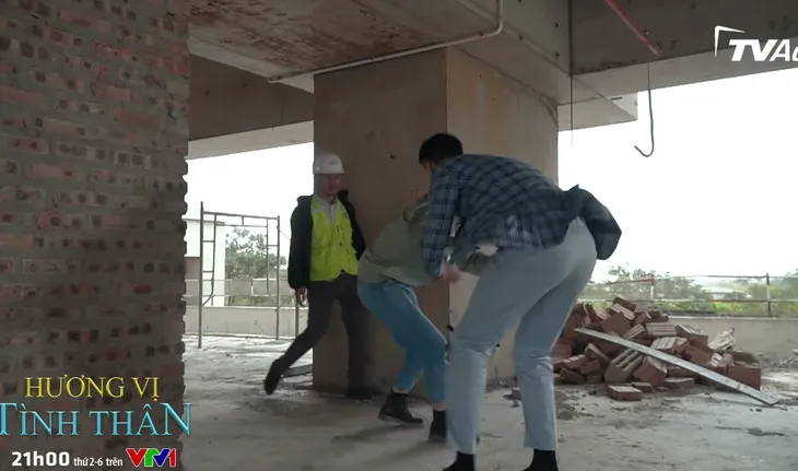 Hương vị tình thân - Tập 12: Biết tin ông Tuấn mất, ông Sinh lộ diện bảo vệ con gái - Ảnh 3. Hương vị tình thân - Tập 12: Biết tin ông Tuấn mất, ông Sinh lộ diện bảo vệ con gái - Ảnh 3.
