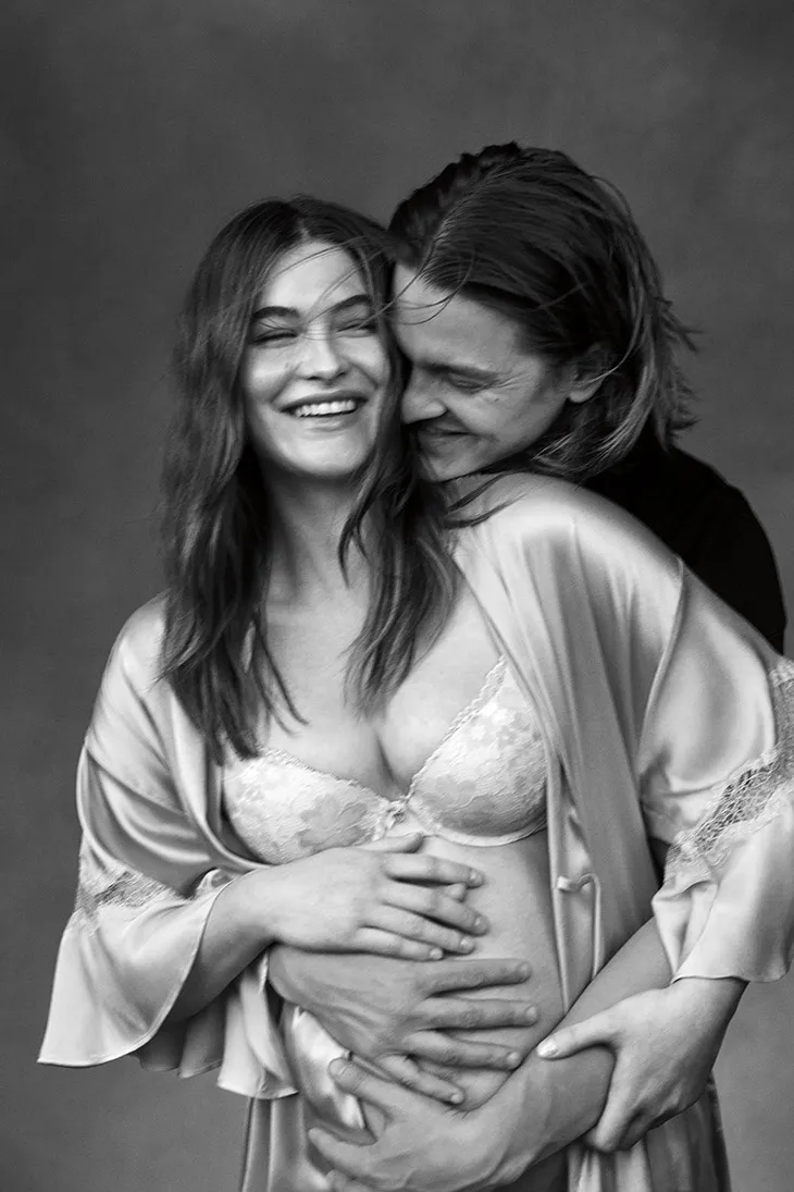 Victoria’s Secret mừng Ngày của mẹ 2021 với một chiến dịch siêu yêu thương - Ảnh 3. Victoria’s Secret mừng Ngày của mẹ 2021 với một chiến dịch siêu yêu thương - Ảnh 3.