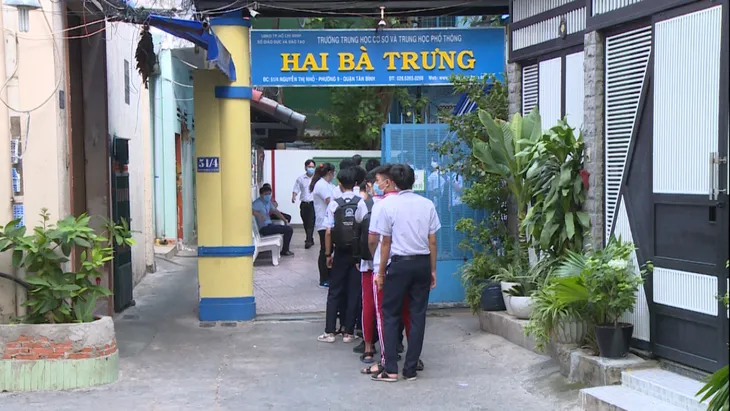 Thầy trò TP Hồ Chí Minh tăng tốc để kết thúc năm học sớm, học sinh lớp 5 hoàn thành bài thi cuối kỳ - Ảnh 2. Thầy trò TP Hồ Chí Minh tăng tốc để kết thúc năm học sớm, học sinh lớp 5 hoàn thành bài thi cuối kỳ - Ảnh 2.