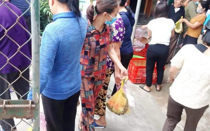 Hoãn cưới vì dịch COVID-19, cả làng giải cứu 150 mâm cỗ - Ảnh 2. Hoãn cưới vì dịch COVID-19, cả làng giải cứu 150 mâm cỗ - Ảnh 2.