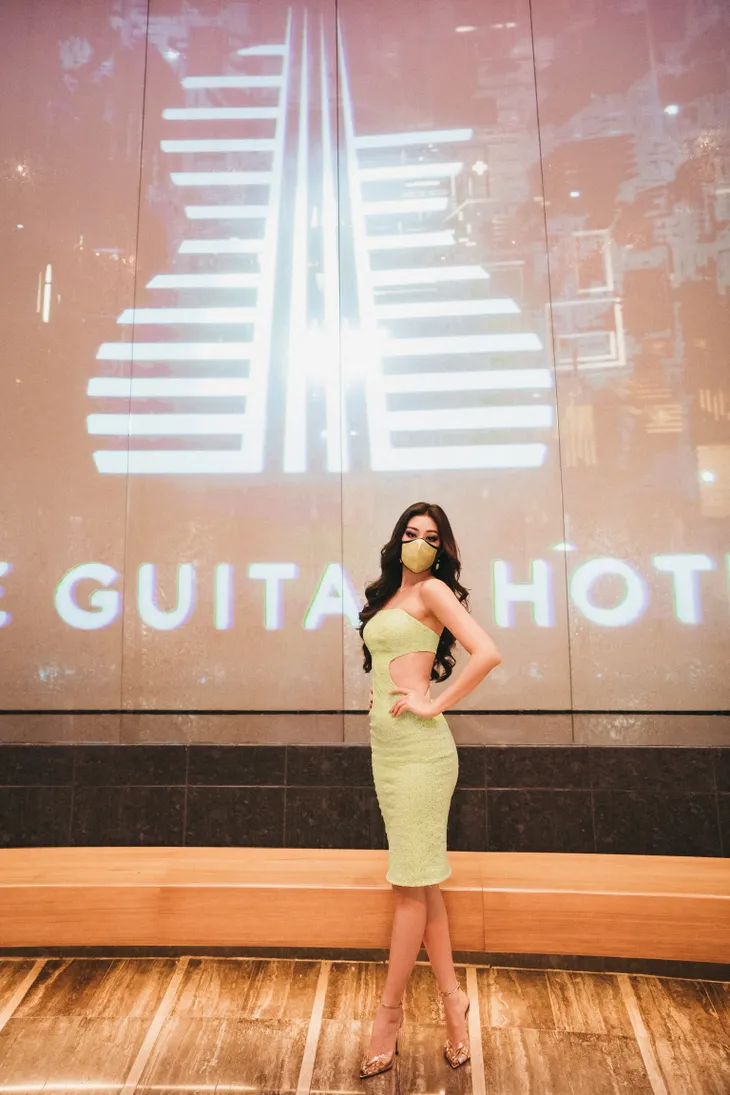 Hoa hậu Khánh Vân mang nguyên BST khẩu trang đến Miss Universe - Ảnh 4. Hoa hậu Khánh Vân mang nguyên BST khẩu trang đến Miss Universe - Ảnh 4.