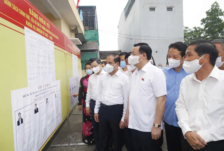 Không để các điểm bầu cử thành nơi lây nhiễm dịch bệnh - Ảnh 2. Không để các điểm bầu cử thành nơi lây nhiễm dịch bệnh - Ảnh 2.