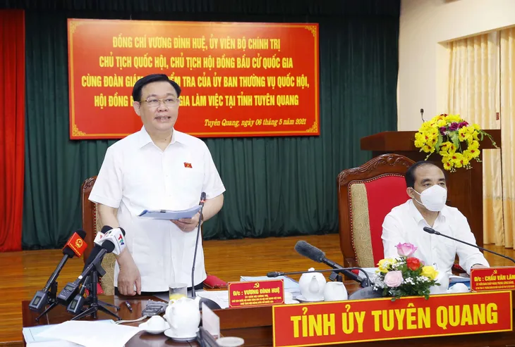 Không để các điểm bầu cử thành nơi lây nhiễm dịch bệnh - Ảnh 1. Không để các điểm bầu cử thành nơi lây nhiễm dịch bệnh - Ảnh 1.