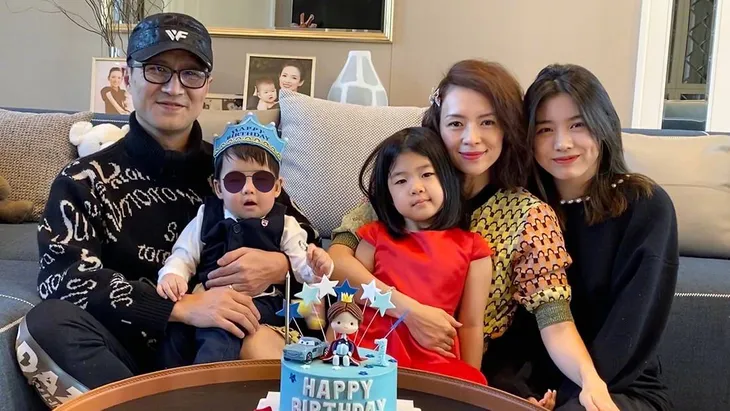 Chương Tử Di làm tình cũ của chồng nóng mắt - Ảnh 2. Chương Tử Di làm tình cũ của chồng nóng mắt - Ảnh 2.