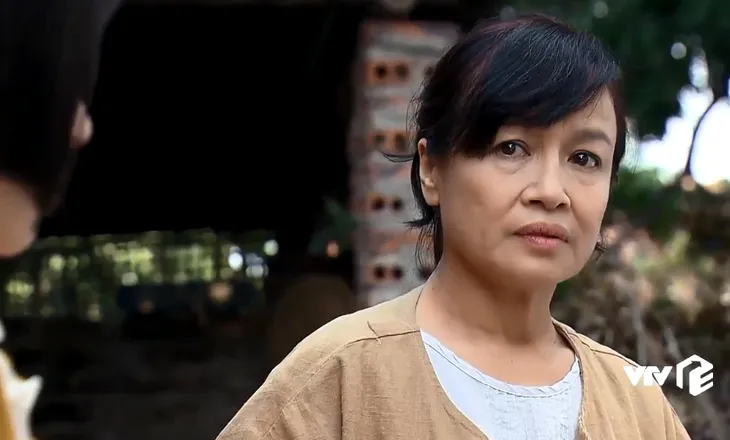 Hương vị tình thân - Tập 12: Bà Bích bẽ mặt khi về quê trốn nợ - Ảnh 9. Hương vị tình thân - Tập 12: Bà Bích bẽ mặt khi về quê trốn nợ - Ảnh 9.