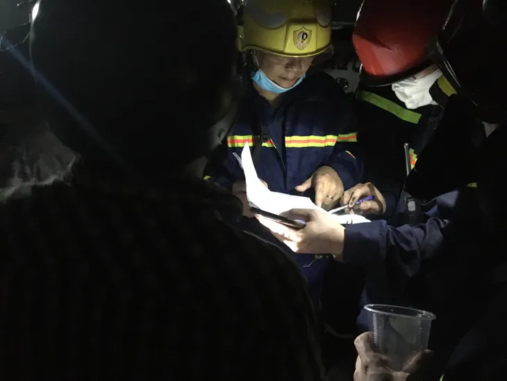 8 người thiệt mạng trong vụ cháy nhà tại quận 11, TP Hồ Chí Minh - Ảnh 1. 8 người thiệt mạng trong vụ cháy nhà tại quận 11, TP Hồ Chí Minh - Ảnh 1.