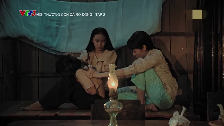 Thương con cá rô đồng - Tập 2: Dì cạo gió cho cháu bệnh mà như cứa buốt da thịt - Ảnh 1. Thương con cá rô đồng - Tập 2: Dì cạo gió cho cháu bệnh mà như cứa buốt da thịt - Ảnh 1.