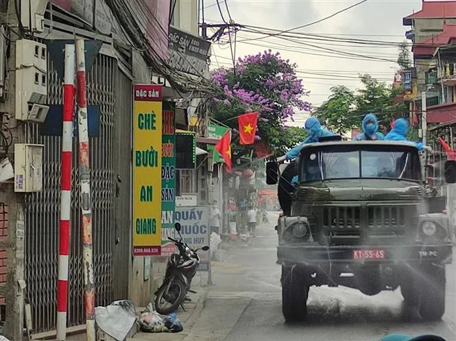 Hà Nội: Những điểm nóng COVID-19 đang được phong tỏa, cách ly y tế - Ảnh 1. Hà Nội: Những điểm nóng COVID-19 đang được phong tỏa, cách ly y tế - Ảnh 1.