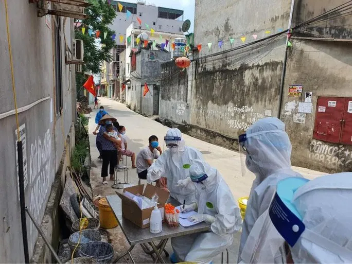 Thử nghiệm thiết bị làm mát toàn thân cho nhân viên y tế mặc đồ bảo hộ chống dịch COVID-19 - Ảnh 1. Thử nghiệm thiết bị làm mát toàn thân cho nhân viên y tế mặc đồ bảo hộ chống dịch COVID-19 - Ảnh 1.