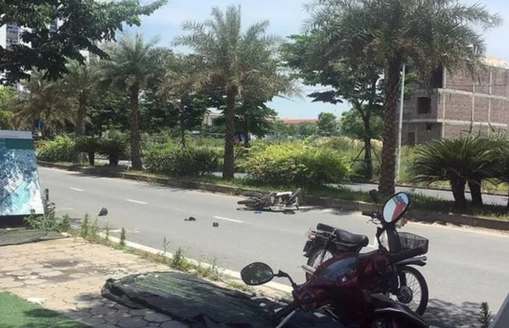 Truy bắt 2 đối tượng cướp điện thoại của tài xế xe ôm công nghệ - Ảnh 1. Truy bắt 2 đối tượng cướp điện thoại của tài xế xe ôm công nghệ - Ảnh 1.