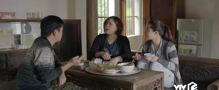 Mùa hoa tìm lại - Tập 4: Lệ (Thanh Hương) giả vờ đầu tư mua đất hòng gài bẫy vợ chồng chú thím - Ảnh 7. Mùa hoa tìm lại - Tập 4: Lệ (Thanh Hương) giả vờ đầu tư mua đất hòng gài bẫy vợ chồng chú thím - Ảnh 7.