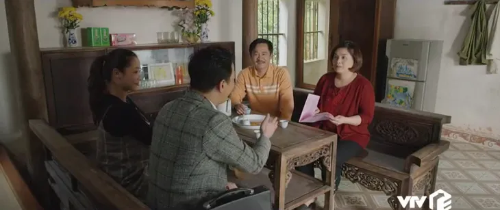 Mùa hoa tìm lại - Tập 4: Lệ (Thanh Hương) giả vờ đầu tư mua đất hòng gài bẫy vợ chồng chú thím - Ảnh 12. Mùa hoa tìm lại - Tập 4: Lệ (Thanh Hương) giả vờ đầu tư mua đất hòng gài bẫy vợ chồng chú thím - Ảnh 12.