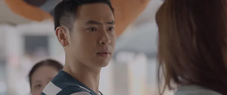 Mùa hoa tìm lại - Tập 4: Lệ (Thanh Hương) sôi máu khi bị mang tiếng làm gái - Ảnh 4. Mùa hoa tìm lại - Tập 4: Lệ (Thanh Hương) sôi máu khi bị mang tiếng làm gái - Ảnh 4.