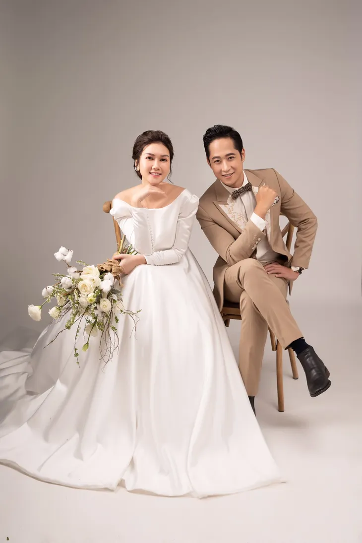 Mùa hoa tìm lại: Ngắm bộ ảnh cực đẹp đôi của tiểu thư Hương Giang và chạn vương Mạnh Hưng - Ảnh 2. Mùa hoa tìm lại: Ngắm bộ ảnh cực đẹp đôi của tiểu thư Hương Giang và chạn vương Mạnh Hưng - Ảnh 2.