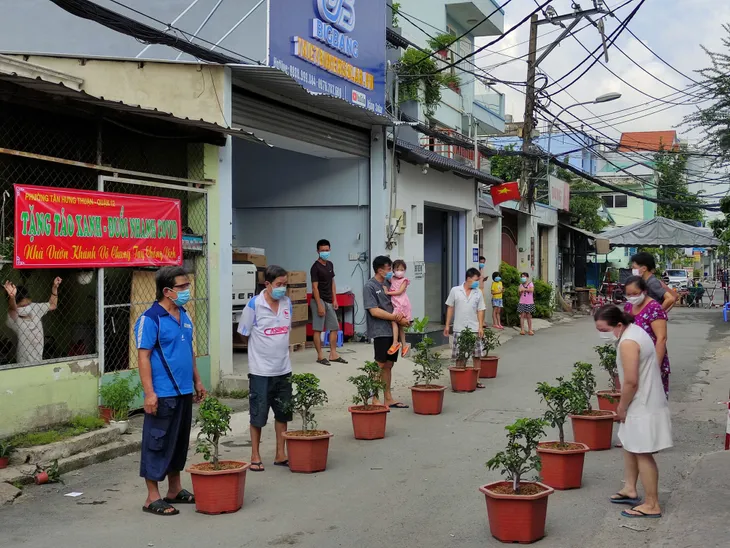 Nghĩa tình trong đại dịch COVID-19 - Ảnh 1. Nghĩa tình trong đại dịch COVID-19 - Ảnh 1.