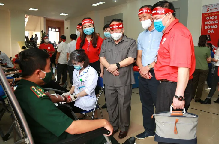 Hành trình Đỏ 2021 khởi đầu thắng lợi với 1.402 đơn vị máu tiếp nhận tại Lai Châu - Ảnh 3. Hành trình Đỏ 2021 khởi đầu thắng lợi với 1.402 đơn vị máu tiếp nhận tại Lai Châu - Ảnh 3.