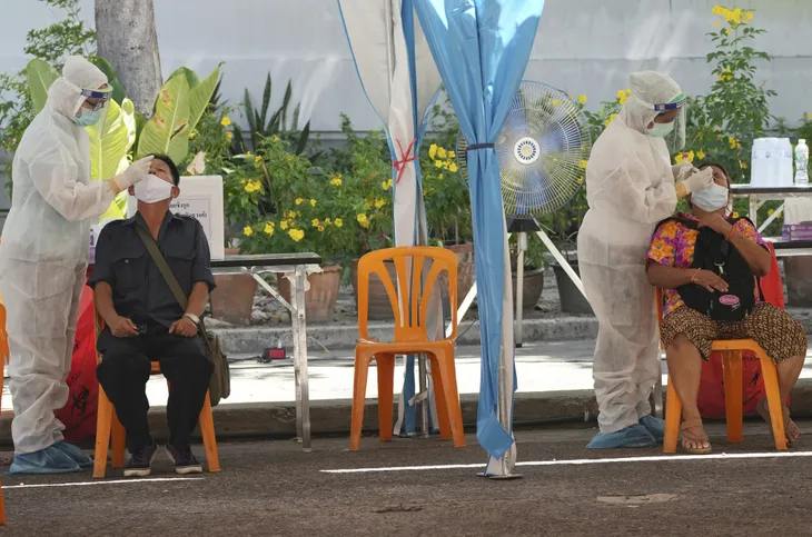 Campuchia phát hiện ổ dịch lớn tại nhà máy, Malaysia kéo dài lệnh phong tỏa toàn diện - Ảnh 3. Campuchia phát hiện ổ dịch lớn tại nhà máy, Malaysia kéo dài lệnh phong tỏa toàn diện - Ảnh 3.