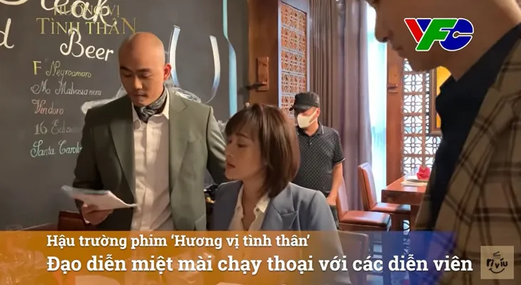 Phương Oanh nhí nhố ở hậu trường Hương vị tình thân - Ảnh 2. Phương Oanh nhí nhố ở hậu trường Hương vị tình thân - Ảnh 2.