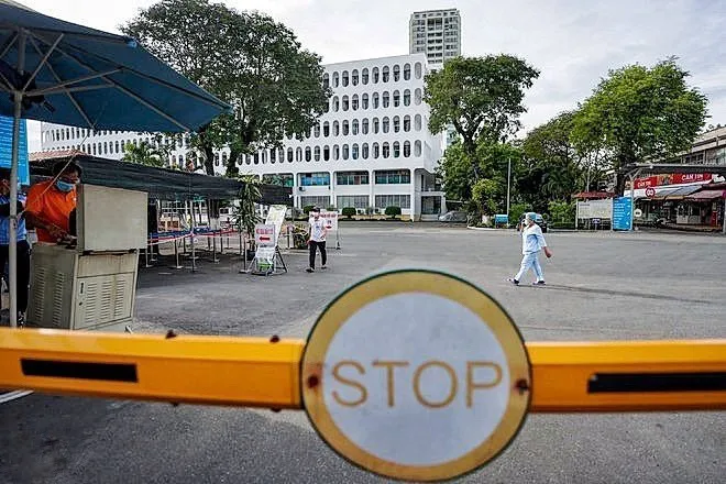 Phong tỏa Bệnh viện Bệnh nhiệt đới Thành phố Hồ Chí Minh - Ảnh 1. Phong tỏa Bệnh viện Bệnh nhiệt đới Thành phố Hồ Chí Minh - Ảnh 1.
