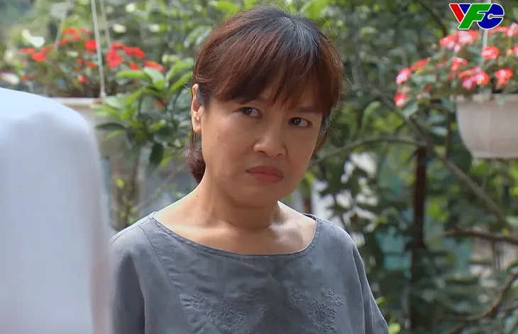Hương vị tình thân - Tập 40: Nam mua quà trả nợ thay mẹ - Ảnh 2. Hương vị tình thân - Tập 40: Nam mua quà trả nợ thay mẹ - Ảnh 2.