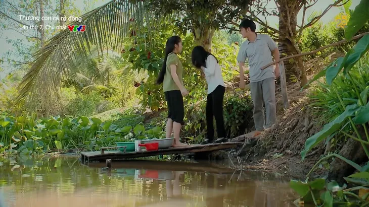 Thương con cá rô đồng - Tập 13: Thương bị bà chủ vu oan giật chồng - Ảnh 6. Thương con cá rô đồng - Tập 13: Thương bị bà chủ vu oan giật chồng - Ảnh 6.